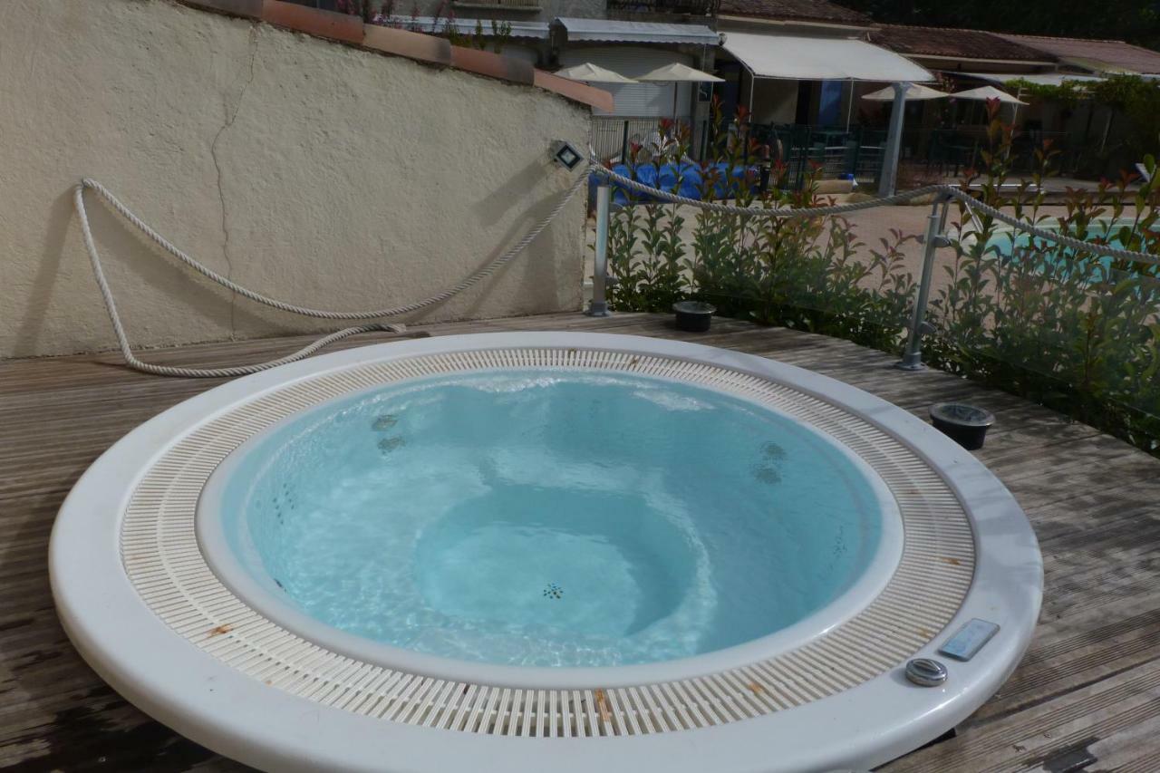 Camping L'Eau Vive Hotel Dauphin Luaran gambar